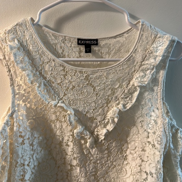 Express Lace tank top. - Picture 4 of 6